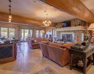 Lower-Level-Family-Room-min