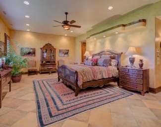 Lower-Master-Bedroom-min