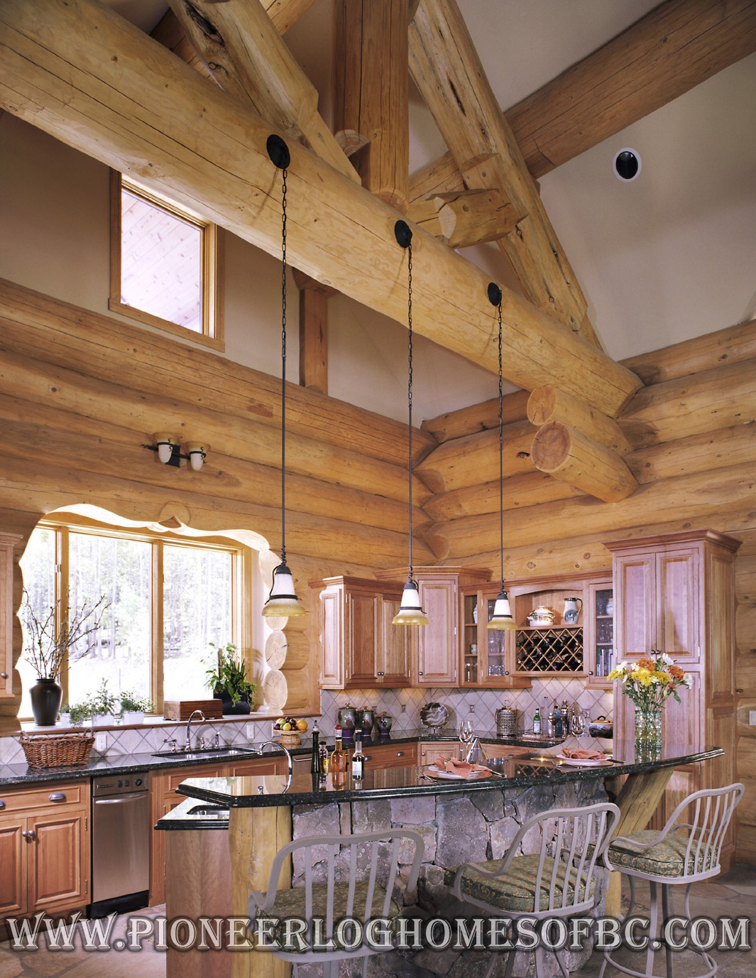 Log Homes Kitchen & Dining Image Gallery | BC, Canada