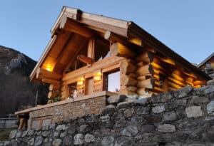 Traditionl Full Scribe Round Log home in France